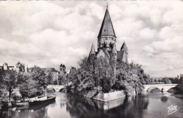 57 -  METZ - La Moselle Et Le Temple - Metz