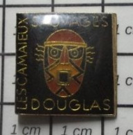 3517 Pin's Pins / Beau Et Rare / MARQUES / LES CAMAIEUX SAUVAGES DOUGLAS MASQUE AFRICAIN - Marques