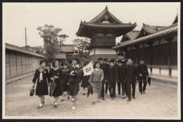 Superbe Photo Amateur Belle Scène Visite Enfants écoliers Temple Horyuji, Yamato JAPAN JAPON 7,7x11,7 Cm - Plaatsen