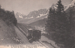 74 St-GERVAIS-les-BAINS  Arrivée à La Gare De Voza ,Le Tacul, Les Charmoz Et L'aiguille Verte  TB PLAN Env; 1930.   RARE - Saint-Gervais-les-Bains