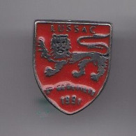 Pin's Ecusson Blason  Lussac Réf 5114 - Städte