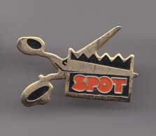 Pin's Spot Coiffeur Ciseaux Réf 7870JL - Altri & Non Classificati