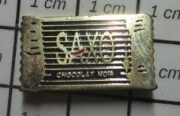 3517  Pin's Pins / Beau Et Rare / ALIMENTATION / SAXO CHOCOLAT NOIR - Lebensmittel