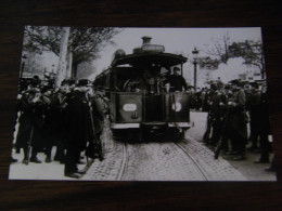 Photographie - Paris (75) - Tramway Ligne Courbevoie Arrivant à L'Etoile - Collection Favière - 1930 - SUP (HV 90) - Public Transport (surface)