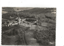 Sainte-Porchaire (17) : Vue Aérienne Générale Au Niveau Du Château De La Roche Courbon En 1958 GF. - Otros & Sin Clasificación