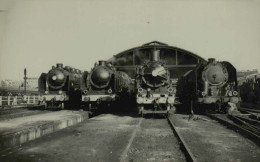 Locomotives Alignées - Cliché J. Renaud - Eisenbahnen