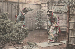 ZY 1- TOKYO , MAI 1910 ( JAPAN ) YOUNG JAPANESE GIRLS IN TRADITIONAL OUTFITS - 2 SCANS - Tokyo