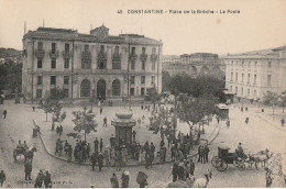 ZY 8- CONSTANTINE ( ALGERIE ) - PLACE DE LA BRECHE - LA POSTE  - ANIMATION - 2 SCANS - Constantine