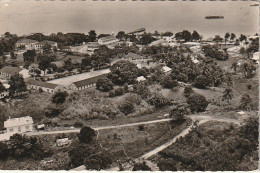 ZY 10- LIBBREVILLE ( GABON ) - VUE GENERALE - 2 SCANS - Gabon