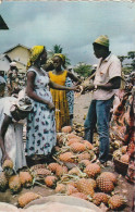 ZY 10- L' AFRIQUE EN COULEURS - MARCHANDE D' ANANAS - 2 SCANS - Afrika