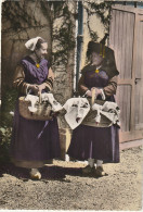 ZY 13- LA BRESSE PITTORESQUE - ELEVEUSES AU MARCHE - FEMMES AVEC VOLAILLES - 2 SCANS - Personaggi