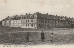 ZY 14-(02) LAON - LA CASERNE D' ARTILLERIE - ENFANTS - 2 SCANS - Laon