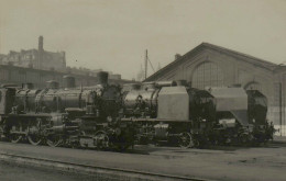 Locomotives En Gare - Photo G. F. Fenino - Eisenbahnen