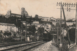 ZY 28-(16) ANGOULEME - LA VILLE VUE DE LA LIGNE PARIS BORDEAUX - LOCOMOTIVE - 2 SCANS - Angouleme