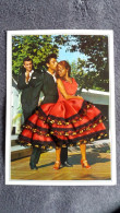 CARTE  BRODEE FOKLORE FOLKLORIQUE ESPAGNE ESPAGNOLE COUPLE DANSE FLAMENCO ROBE ROUGE BAISER PRAT - Brodées