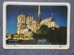 NOTRE DAME ILLUMINEE - Notre Dame Von Paris