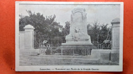 CPA (14)  Livarot . Le Monument Aux Morts. (7A.404) - Livarot