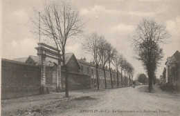 ZY 86-(62) HESDIN - LA GENDARMERIE ET LE BOULEVARD DUMONT - 2 SCANS - Hesdin