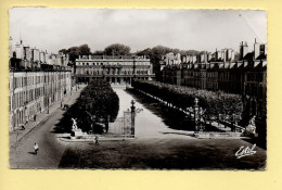 54. NANCY – Place De La Carrière (animée) CPSM (voir Scan Recto/verso) - Nancy