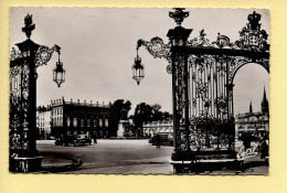 54. NANCY – Place Stanislas / Les Grilles De Jean Lamour (animée) CPSM (voir Scan Recto/verso) - Nancy
