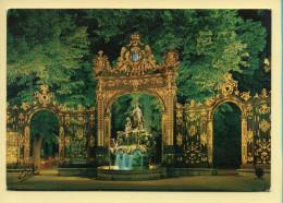 54. NANCY – La Fontaine D'Amphitrite Illuminée (voir Scan Recto/verso) - Nancy