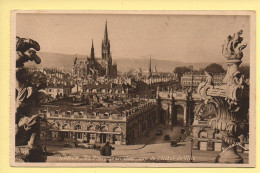 54. NANCY – La Place Stanislas Vue De L'Hôtel De Ville (voitures) (voir Scan Recto/verso) - Nancy