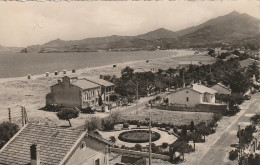 ZY 97-(66) ARGELES SUR MER - LA PLAGE - AU FOND , LE RACOU ET LES ALBERES - VILLAS - 2 SCANS - Argeles Sur Mer