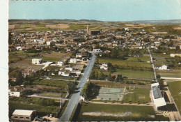 ZY 120-(82) BEAUMONT DE LOMAGNE - VUE GENERALE AERIENNE ET ROUTE D' AUCH - 2 SCANS - Beaumont De Lomagne