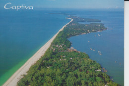 Captiva Floride  USA  Air View Very Long White Sand Beach On One Side Towns And Sailing Boats On The Other CM 2 Sc - Other & Unclassified