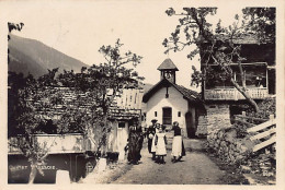 Suisse - Quimet Sur Vissoie (VS) Curé Et Villageois Devant L'église - Ed. Perrochet-Matile 8684 - Otros & Sin Clasificación