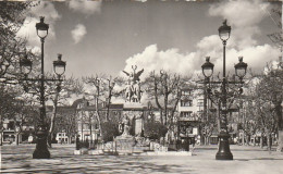 ZY 139-(13) AUBAGNE - COURS MARECHAL FOCH , MONUMENT AUX MORTS - 2 SCANS - Aubagne