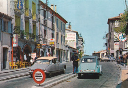 ZY 140- FRONTERA FRANCO ESPANOLA - LA JUNQUERA - LE PERTHUS - AUTOMOVILES  DS , 2 CV  - Gerona