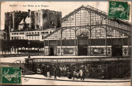 N°1583 W -cpa Niort -les Halles Et Le Donjon- - Niort