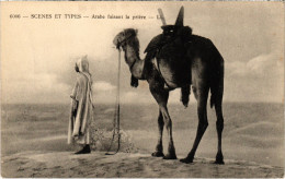 CPA AK Arabe Faisant La Priere - Scenes Et Types ALGERIA (1388820) - Other & Unclassified