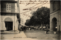 CPA AK MOSTAGANEM Place De La Republique ALGERIA (1388527) - Mostaganem