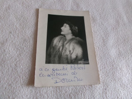 BELLE CARTE AVEC DEDICACE...."FEMME ARTISTE A IDENTIFIER"...STUDIO HARCOURT - Künstler