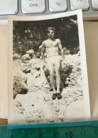 Réal Photo Pin-up Plage Jeune Homme Torse Nu Musclé - BOY ON THE BEACH - Pin-up