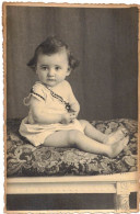 OCCITANIE CARTE TYPE PHOTO DENTELEE BROMURE ENFANT PORTRAIT BEBE KIND BABY CHILD A IDENTIFIER A LOCALISER - Personas Anónimos