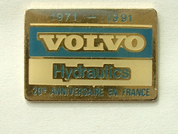 Pin's  VOLVO - HYDRAULICS - Other & Unclassified