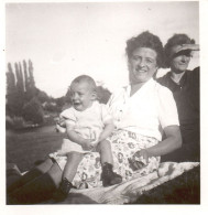Francia 1946, Les Ormes, Ritratto Di Famiglia In Riva Al Lago, Foto Epoca - Lieux