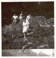 Francia 1946, Augignac, Passeggiando Tra Le Rocce, Foto , Vintage Photo - Lieux