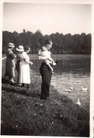 Francia 1937, Nella Riva Di Un Lago Da Identificare, Foto, Vintage Photo - Plaatsen