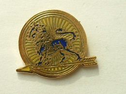 PIN'S PEUGEOT ANCIEN LOGO - LE LION - EMAIL - Peugeot