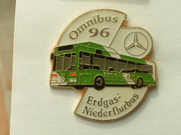 PIN'S BUS MERCEDES - OMNIBUS 96 - Transportes