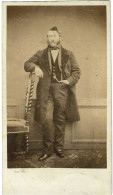 Photo CDV - Homme élégant Portant Moustache, Chaînette Au Gilet - Phot. Sée De L'Ecole Impériale à Paris - 1860/1880 - Alte (vor 1900)