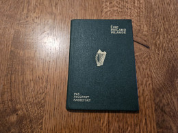 1981 Ireland Eire Passport Passeport Reisepass Issued In Dublin - Great Condition - Documents Historiques