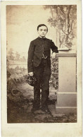 Photo CDV - Très Jeune Homme élégant Avec Chaînette Au Gilet Prénommé Laignier - Phot. Baudart à Reims - Déc. 1862 - Old (before 1900)