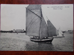 17 - CHATELAILLON - En Mer - Devant La Plage. (Bâteau De Pêche / Casino) - Châtelaillon-Plage