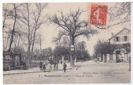 95 - BEAUCHAMPS - PLACE DE L'EGLISE - Beauchamp