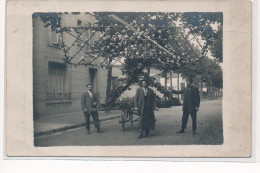 CARTE PHOTO A LOCALISER : Cavalcade, Avion Fleuri - Tres Bon Etat - Foto